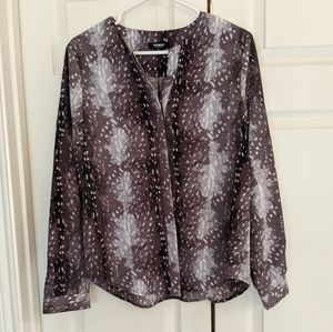 Premise Studio Printed Collarless Animal Print Blouse